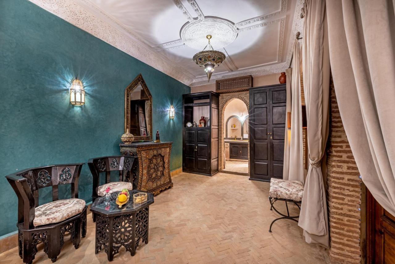 Deluxe Queen Suite