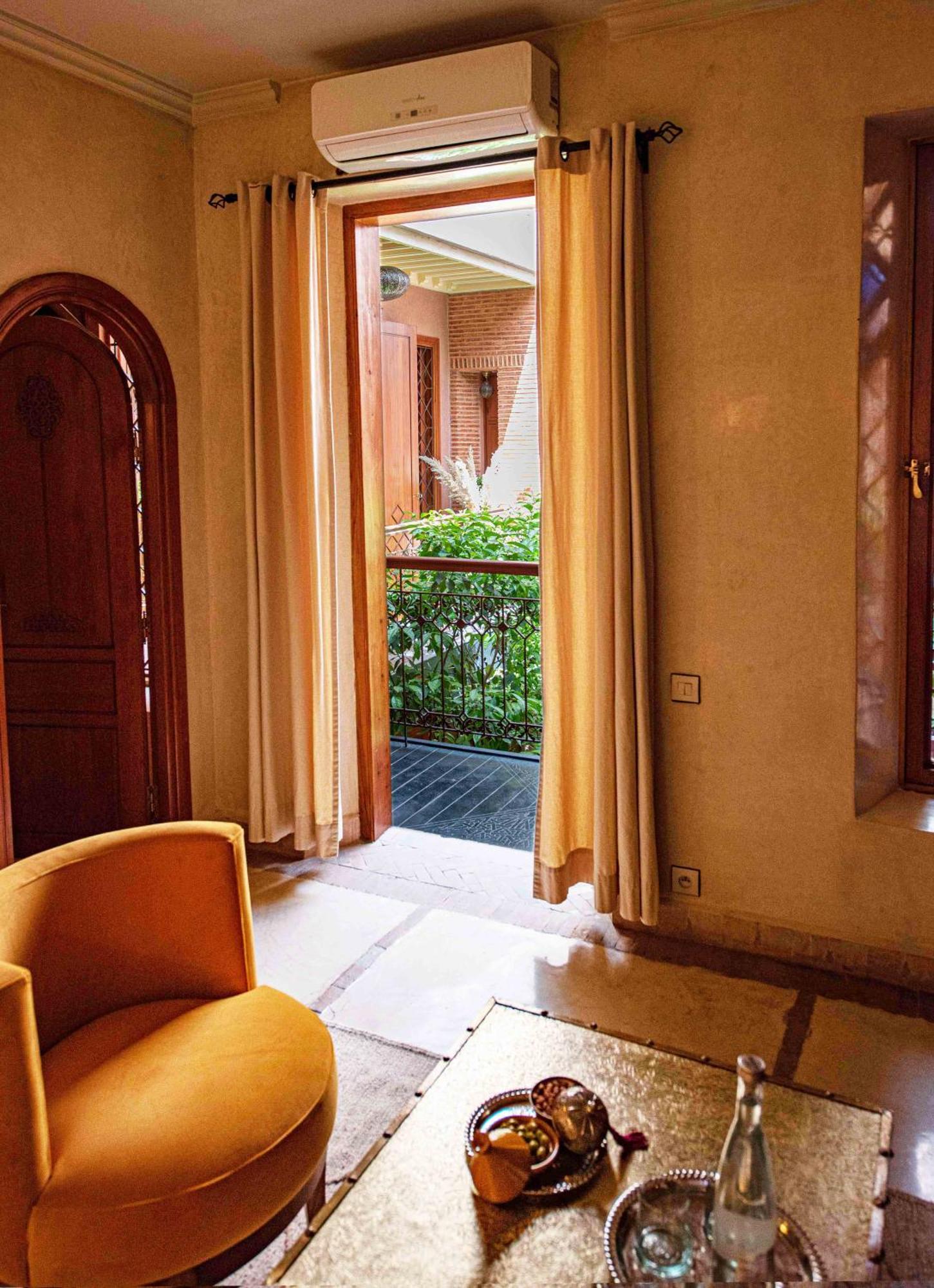 Deluxe Suite Limoun