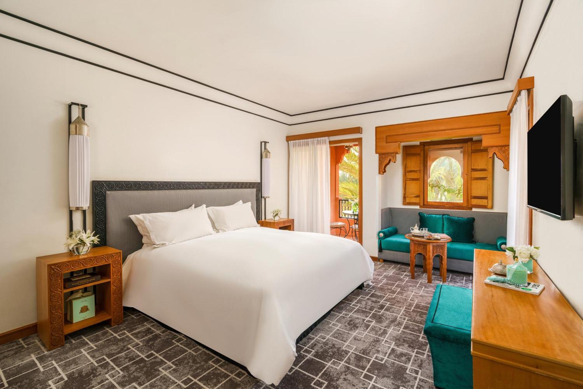 Superior King or Twin Room City View Balcony
