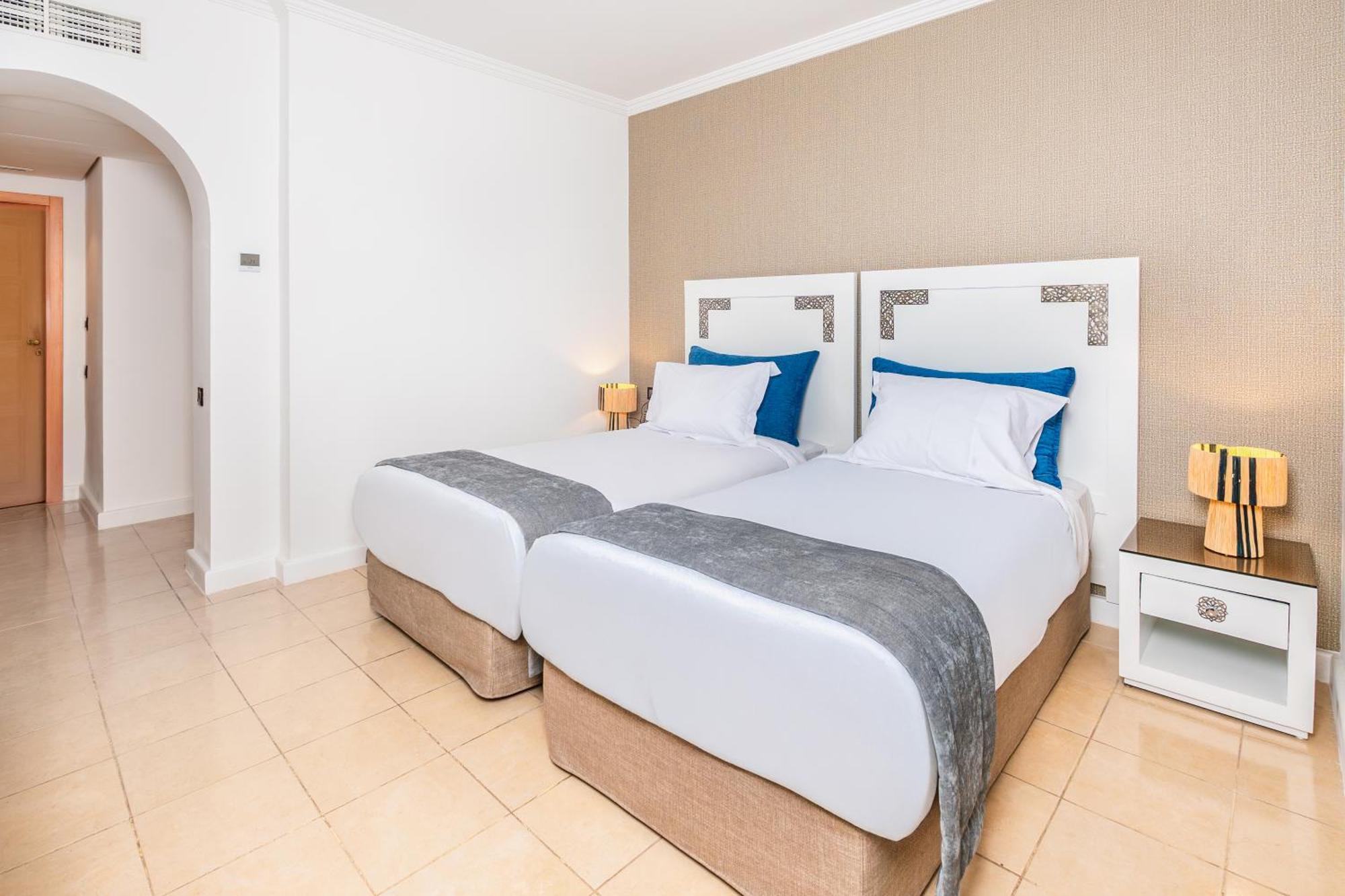 Chambre Standard Lits Jumeaux - Vue sur Piscine
