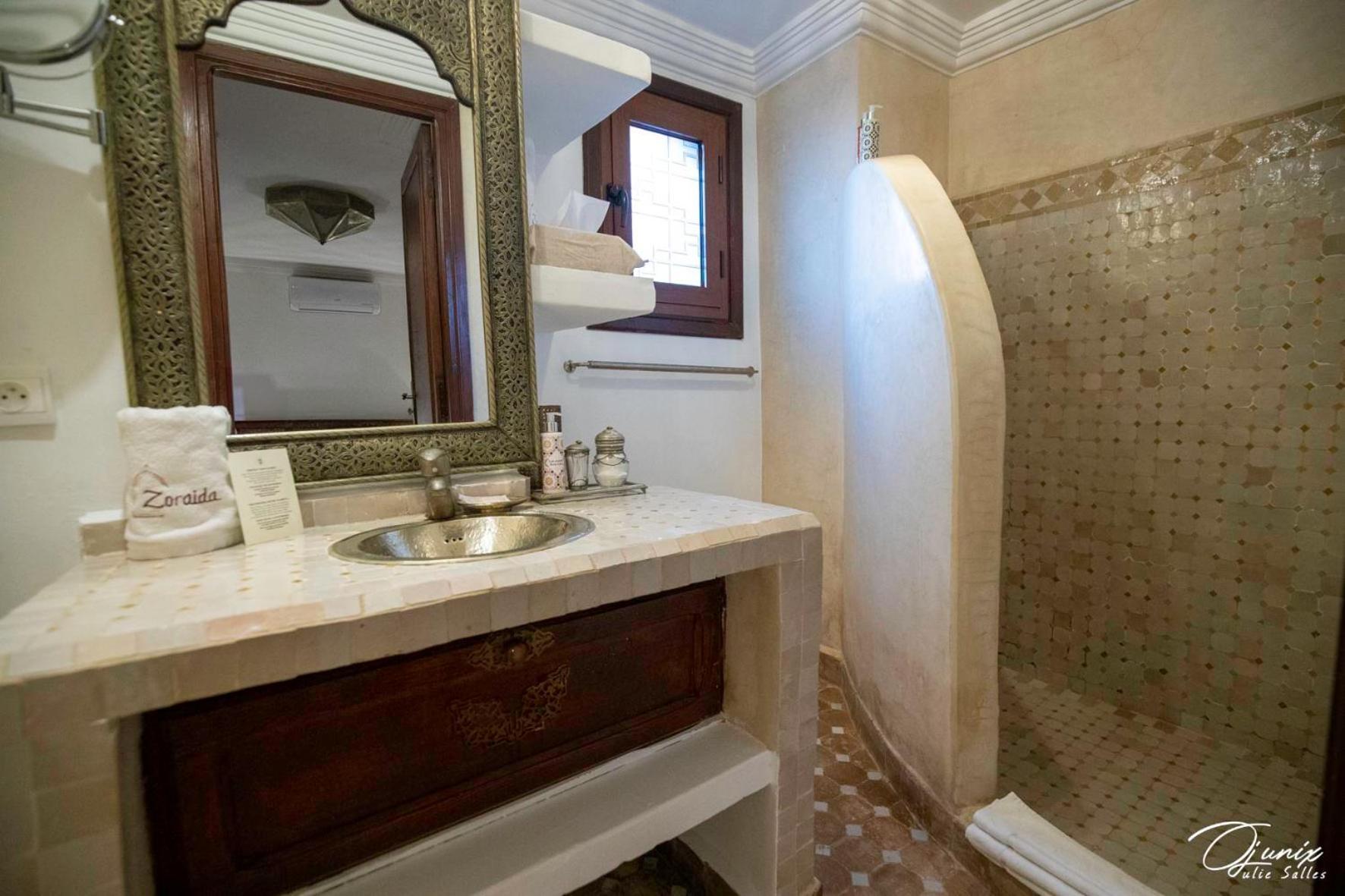 Leila Room