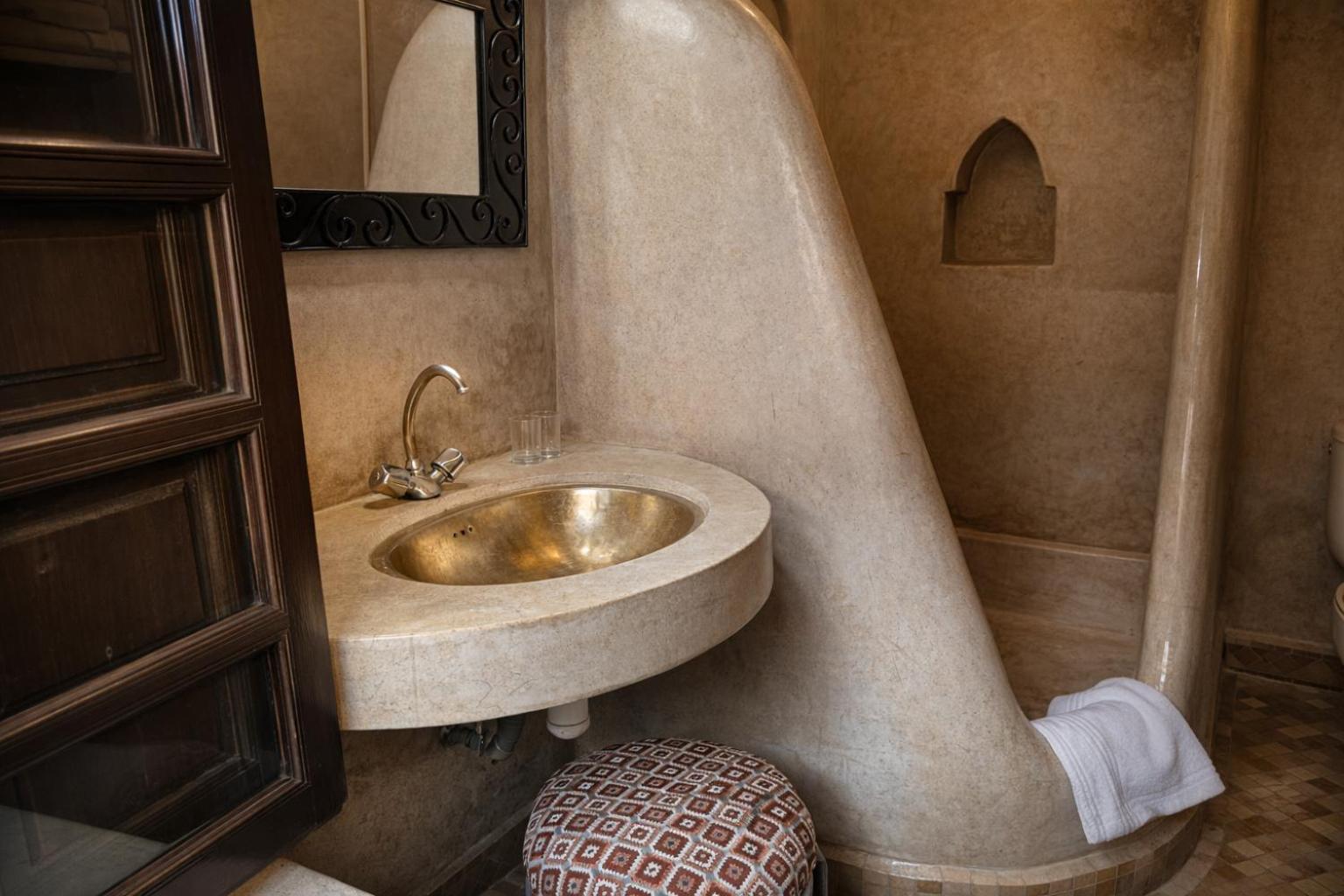 Quarto Queen com Vista Piscina