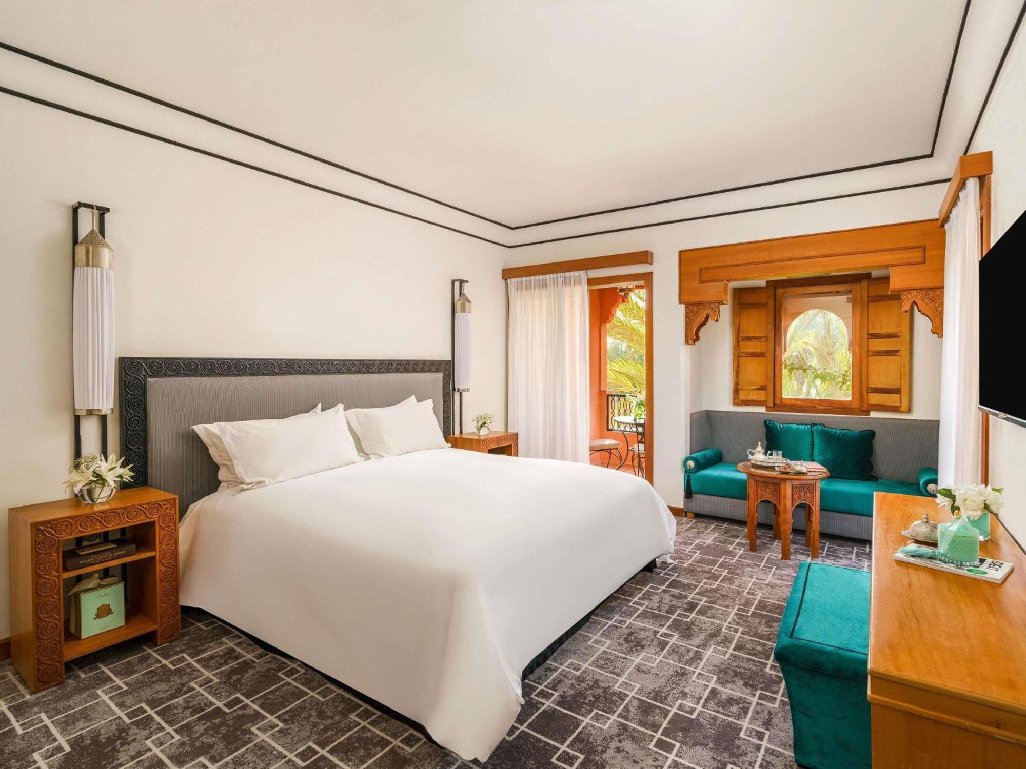 Superior King or Twin Room City View Balcony