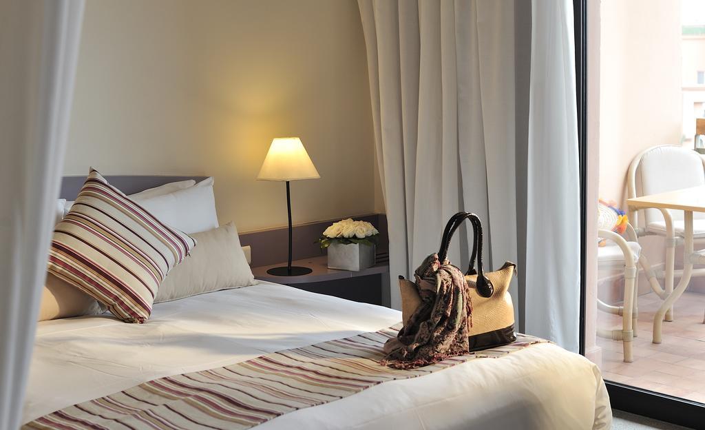 Superior Double Room Sofa City View