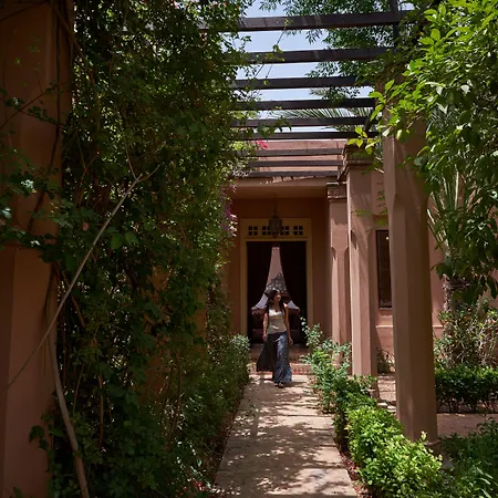 Dar Ayniwen Garden Hotel & Bird Zoo-3